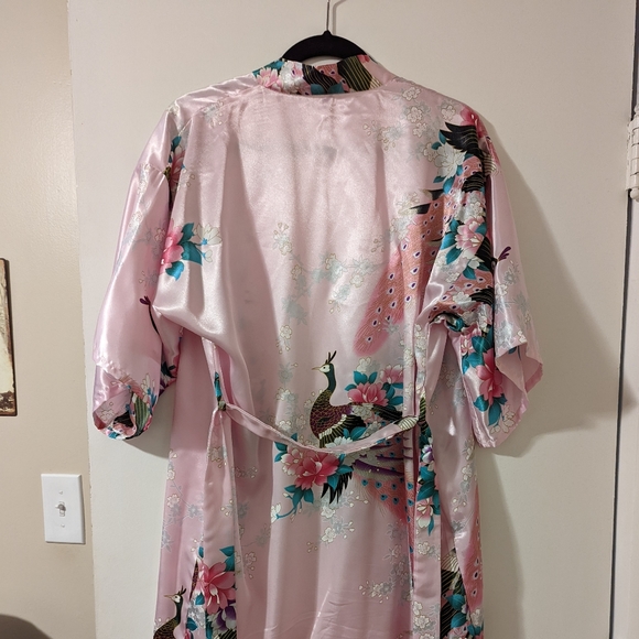 Pink silk peacock print robe, size small - Picture 2 of 2